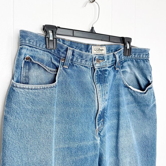 L.L. Bean Relaxed Fit Men's Jeans Size 37x32 - Picture 3 of 6